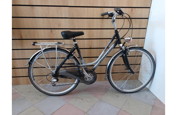 Sporty ladies bicycle Gazelle Medeo