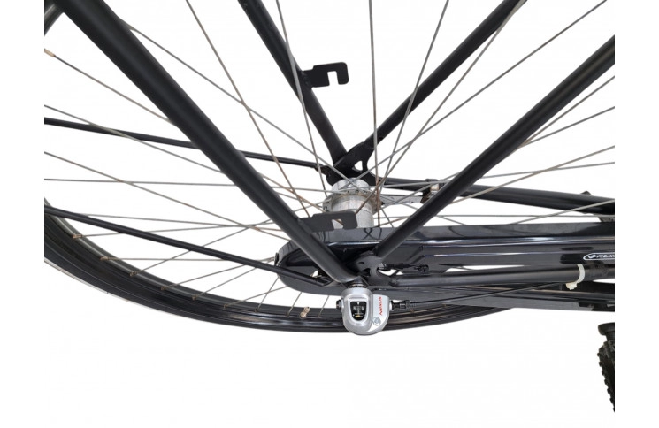 Woman's bicycle On The Road 28"/56cm/black