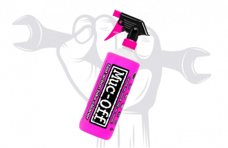 Volledige fietsreiniging met reinigingsmiddelen