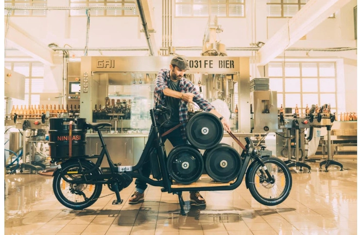 Frontloader Yuba Supercargo CL Regular 20" Zwart 2024