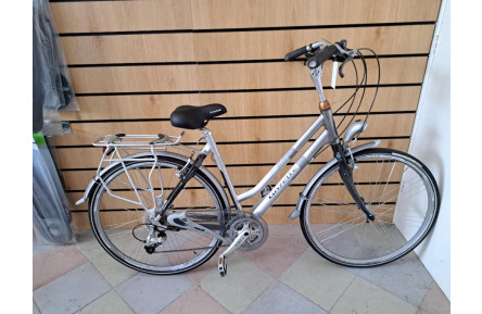 Sporty ladies bicycle Gazelle Lite Line