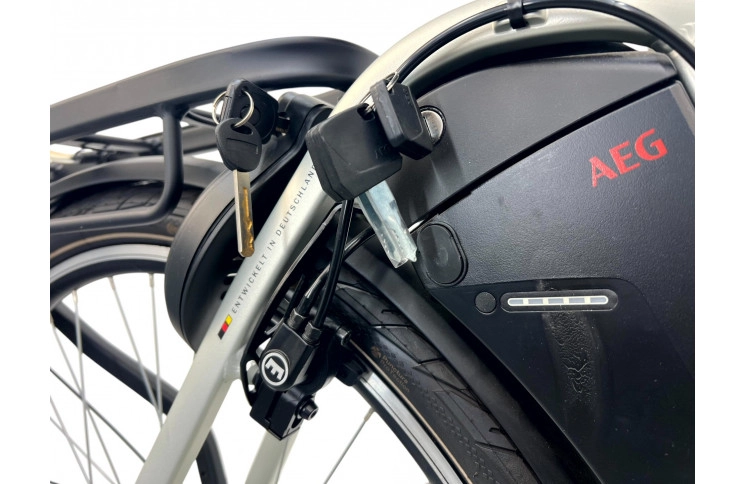 City woman's e-bike 28" Prophete Geniesser 22.EMC.10, 49, white