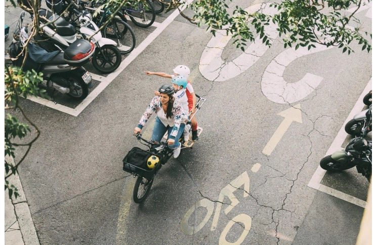 Compact Yuba Kombi E6 Regular 24" Black 2024