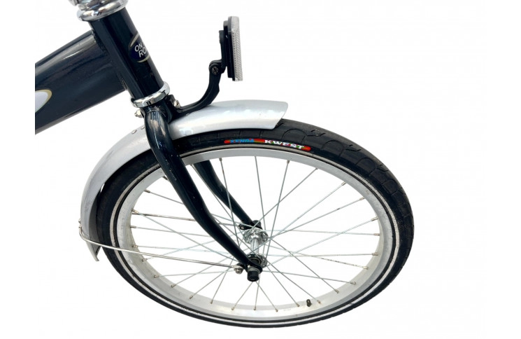 Bicycle On The Road/st/gray/20/f26